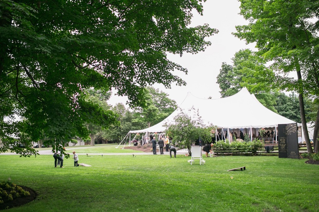 Backyard Farm Wedding | Laura Clarke Photos